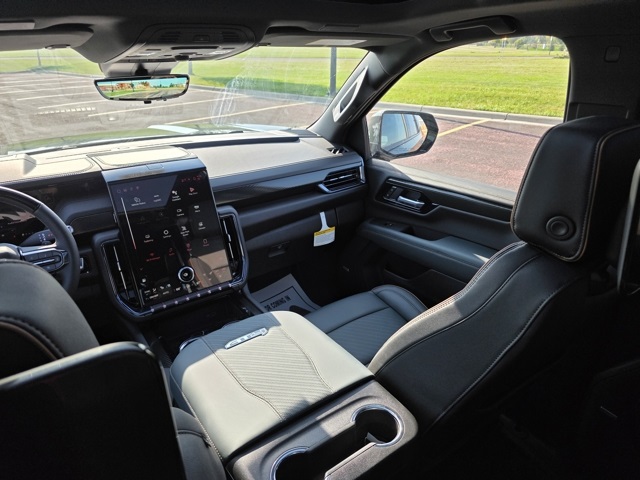 2025 GMC Yukon 4WD AT4