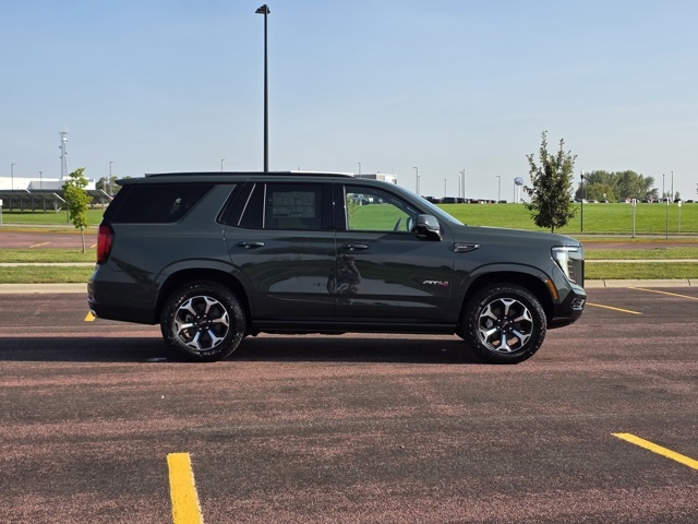 2025 GMC Yukon 4WD AT4