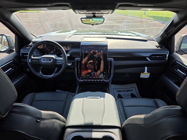 2025 GMC Yukon 4WD AT4