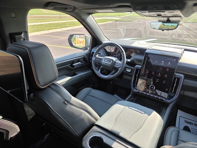 2025 GMC Yukon 4WD AT4