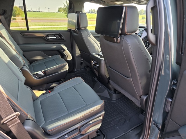 2025 GMC Yukon 4WD AT4