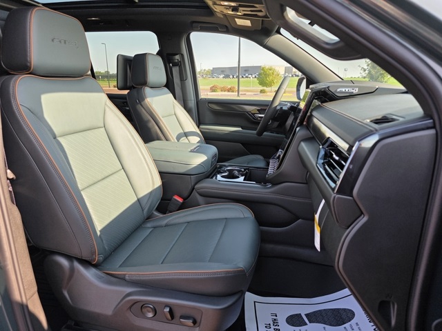 2025 GMC Yukon 4WD AT4