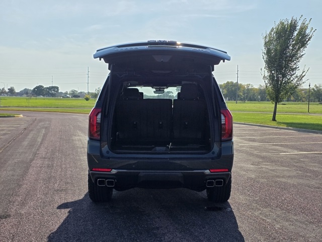 2025 GMC Yukon 4WD AT4