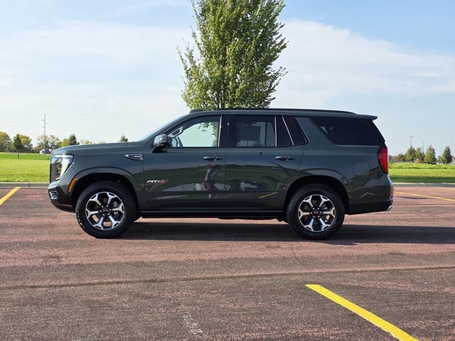 2025 GMC Yukon 4WD AT4