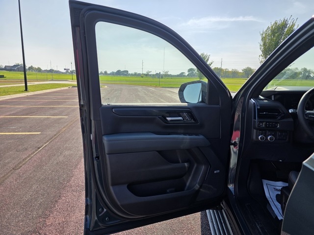 2025 GMC Yukon 4WD AT4
