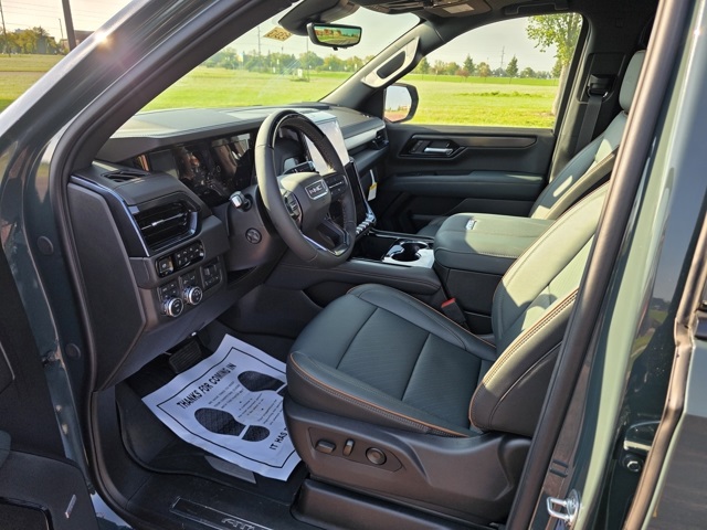 2025 GMC Yukon 4WD AT4