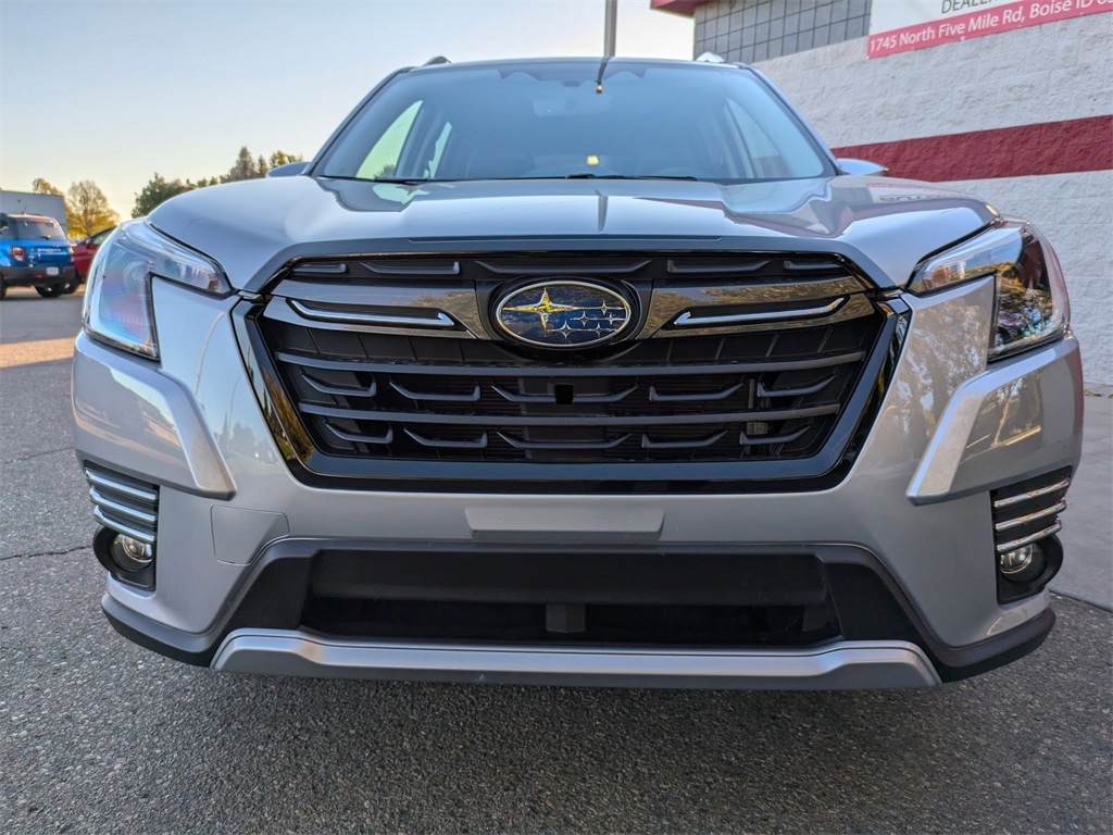 2023 Subaru Forester Touring photo 9