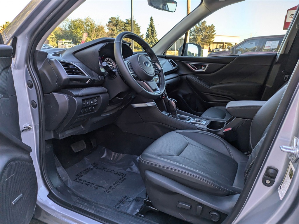 2023 Subaru Forester Touring photo 11