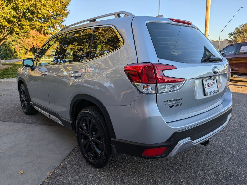 2023 Subaru Forester Touring photo 6