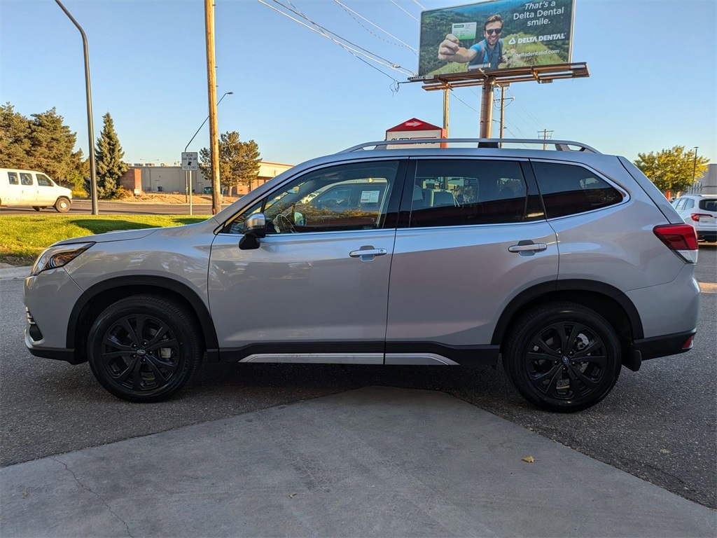2023 Subaru Forester Touring photo 7