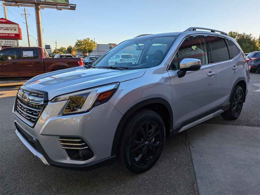 2023 Subaru Forester Touring photo 8