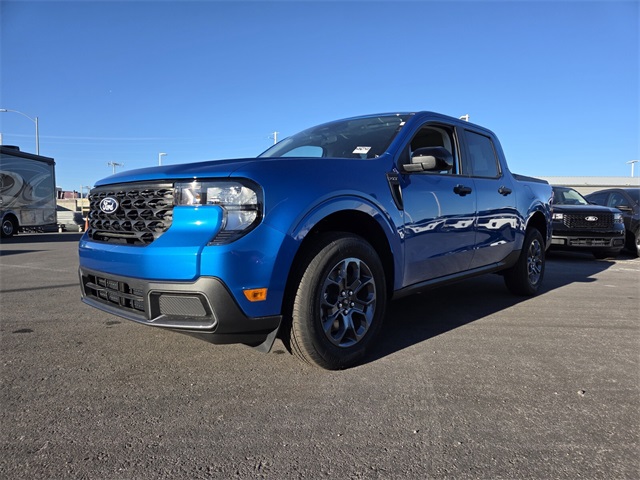 New 2025 Ford Maverick XLT 4D Crew Cab