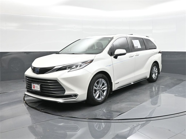 2021 Toyota Sienna Limited's photo