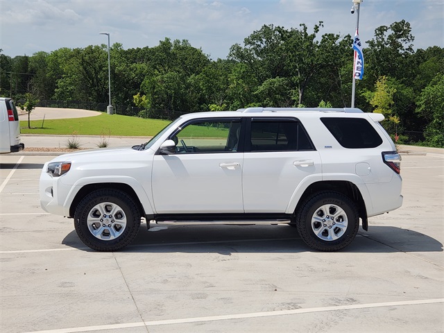 2018 White Toyota 4Runner RWD SUV