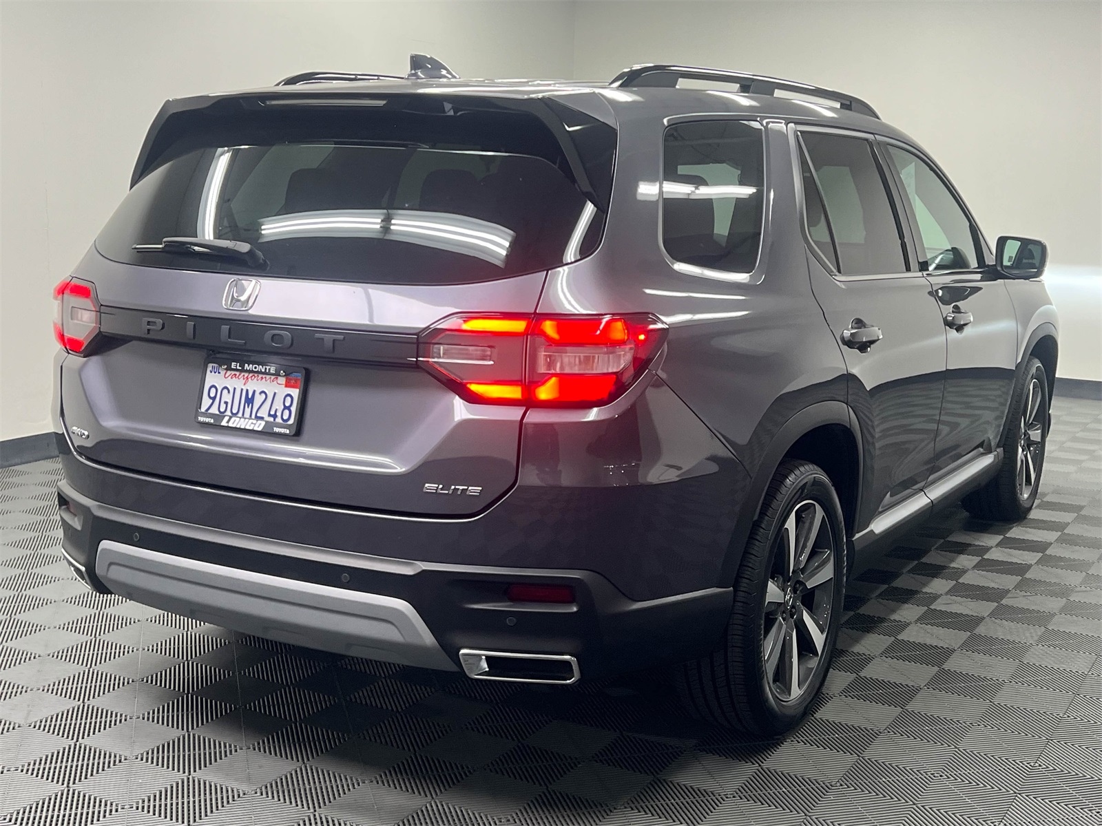 used 2023 Honda Pilot car, priced at $41,996