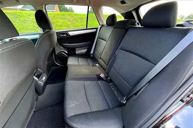 2018 Crystal Black Silica Subaru Outback 2.5i Premium AWD SUV