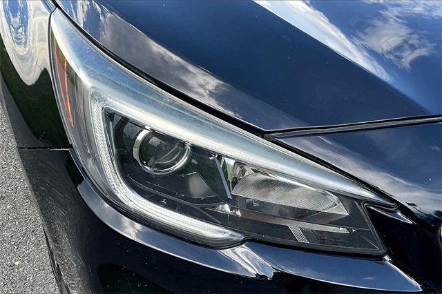 2018 Crystal Black Silica Subaru Outback 2.5i Premium AWD SUV