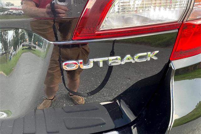 2018 Crystal Black Silica Subaru Outback 2.5i Premium AWD SUV