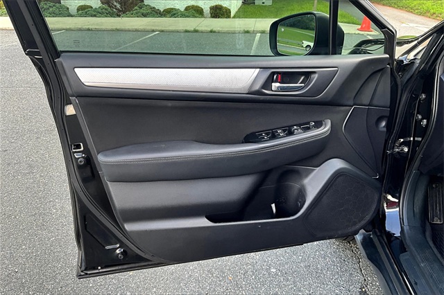 2018 Crystal Black Silica Subaru Outback 2.5i Premium AWD SUV