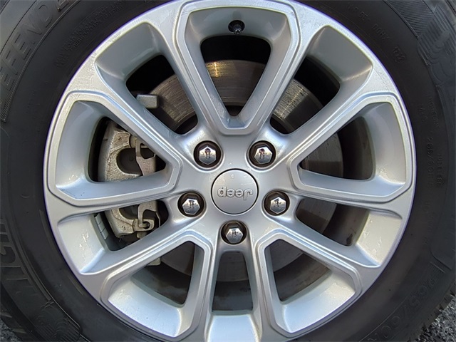 used 2021 Jeep Grand Cherokee car, priced at $19,911