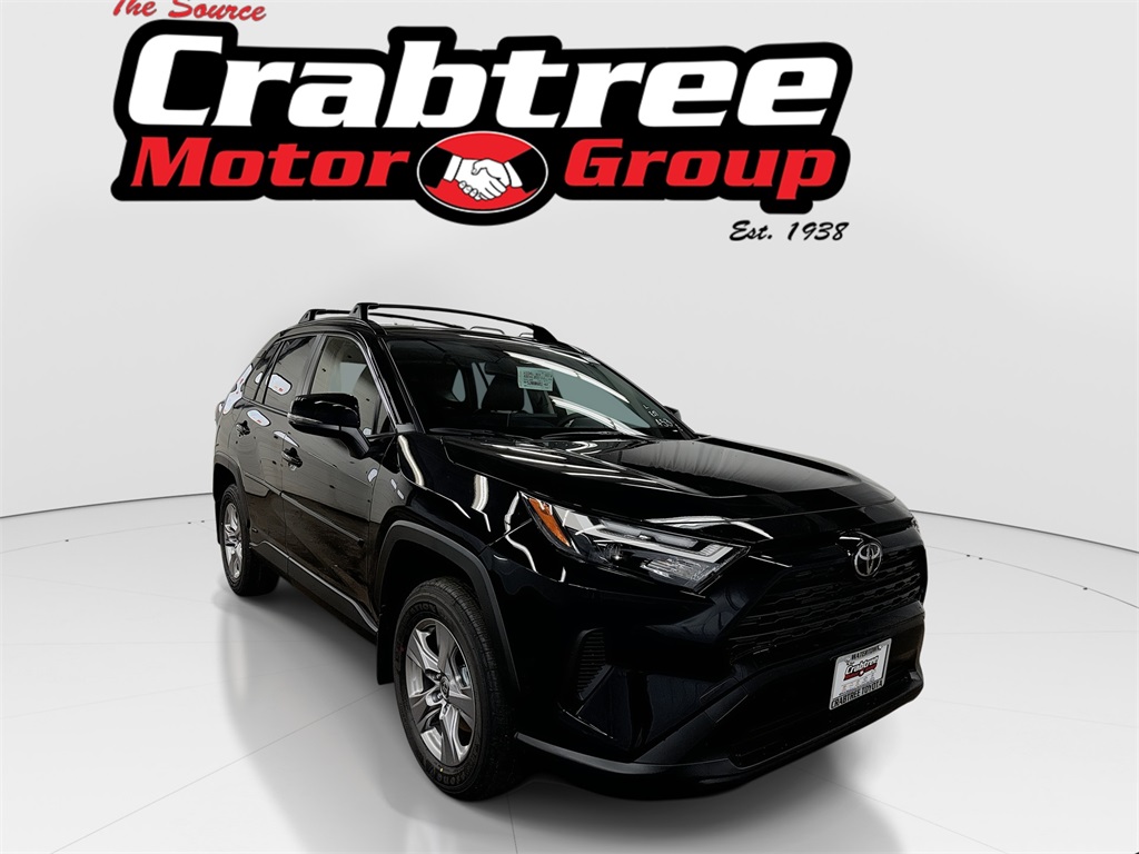 2025 Toyota RAV4 XLE's photo