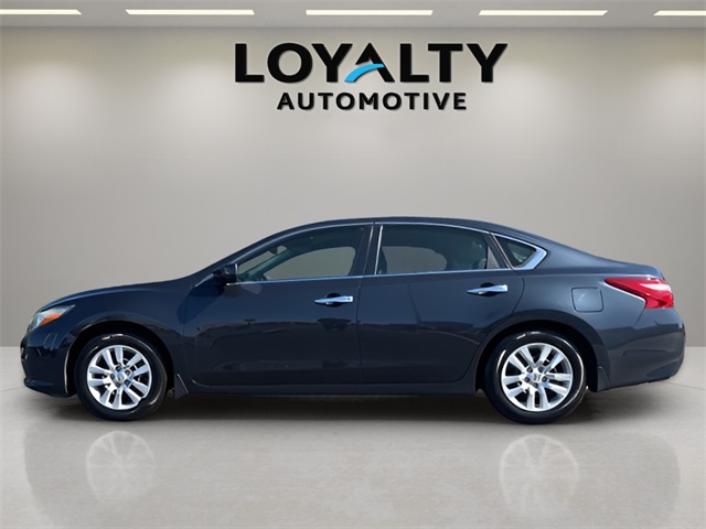 2016 Nissan Altima 2.5 S photo 2