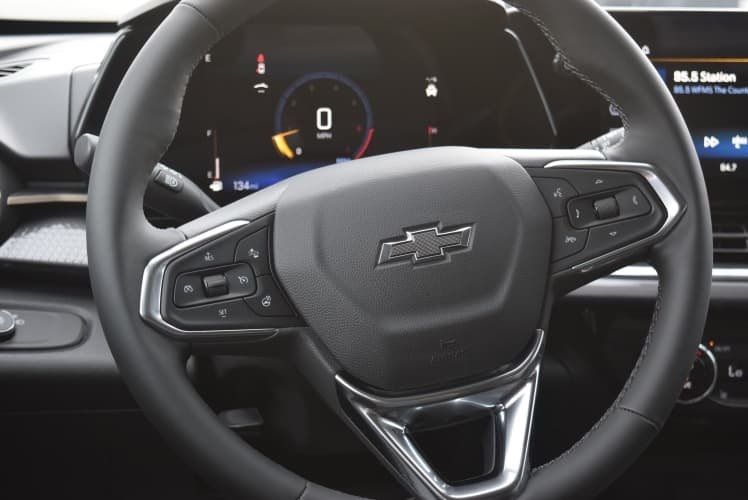 2025 Black Metallic Chevrolet Trax ACTIV FWD SUV