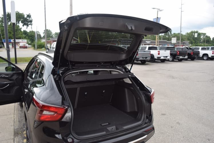 2025 Black Metallic Chevrolet Trax ACTIV FWD SUV