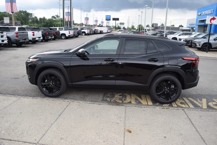 2025 Black Metallic Chevrolet Trax ACTIV FWD SUV