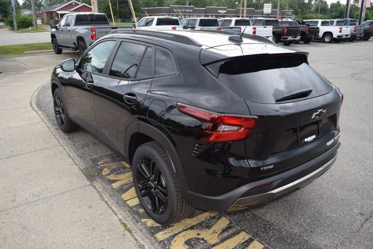 2025 Black Metallic Chevrolet Trax ACTIV FWD SUV
