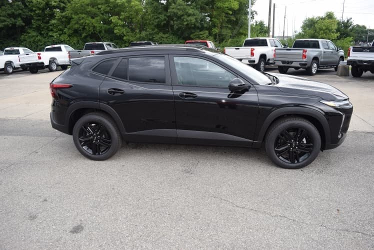 2025 Black Metallic Chevrolet Trax ACTIV FWD SUV