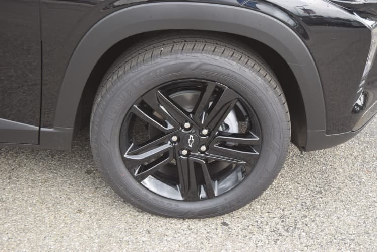 2025 Black Metallic Chevrolet Trax ACTIV FWD SUV