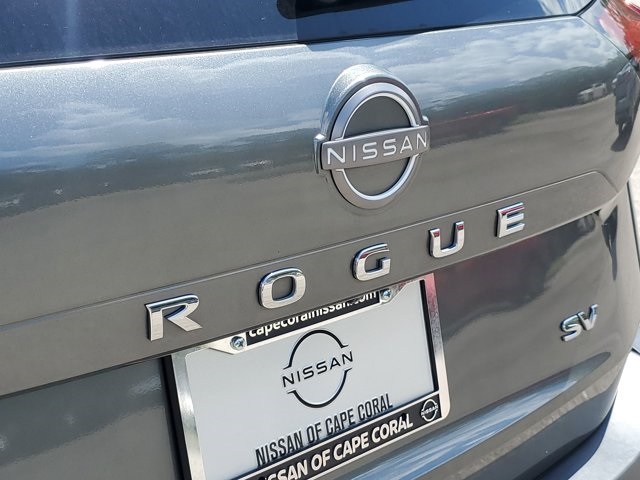 2023 Gun Metallic Nissan Rogue SV FWD SUV