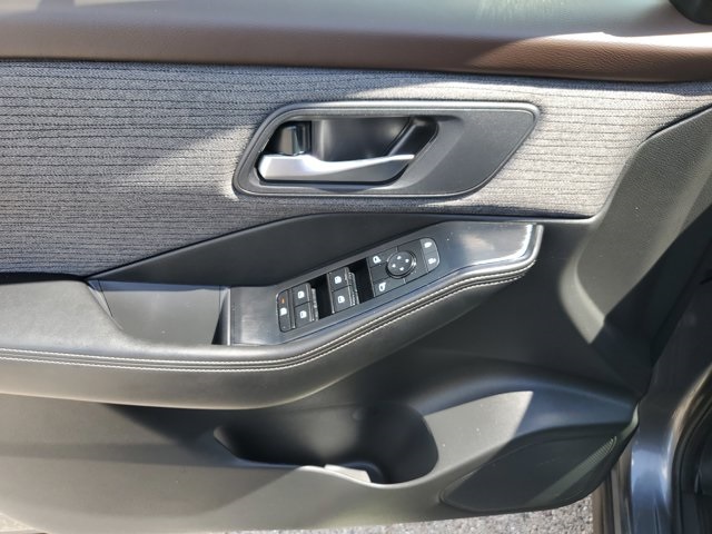 2023 Gun Metallic Nissan Rogue SV FWD SUV