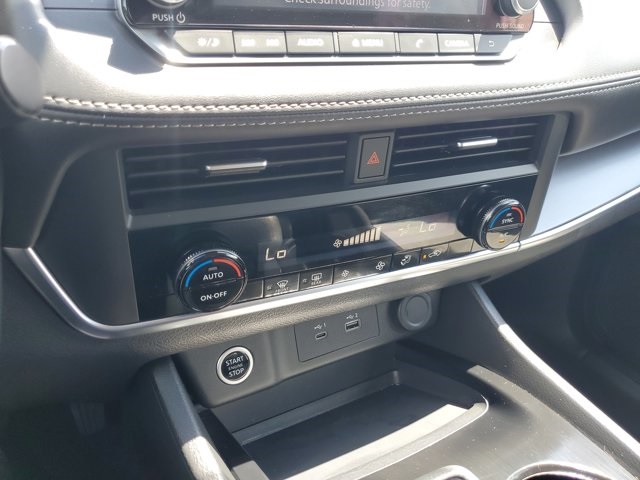2023 Gun Metallic Nissan Rogue SV FWD SUV