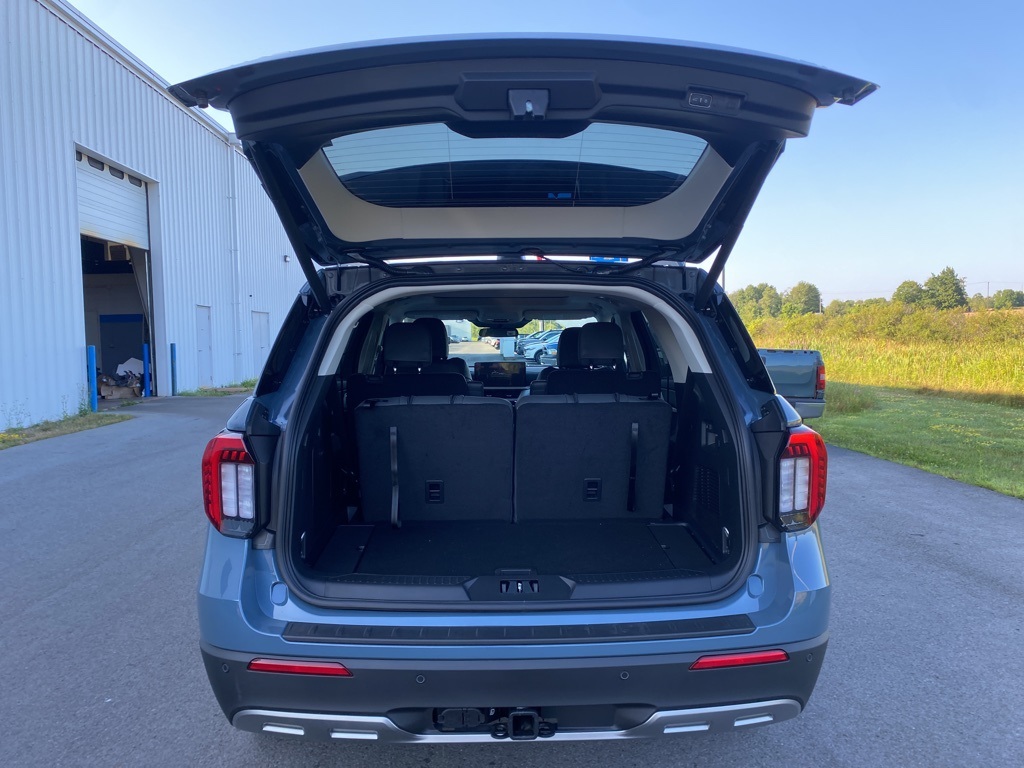 2025 Ford Explorer photo 18