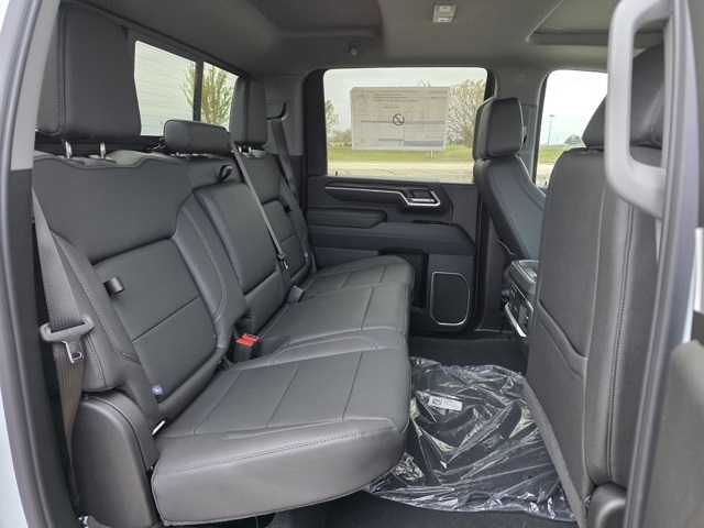 2026 GMC Sierra 3500HD Crew Cab, Long Bed, SLT Dual Rear Wheel, 4WD