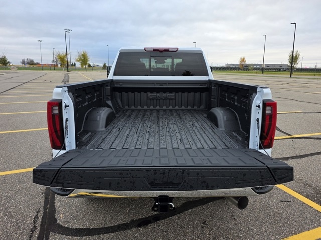 2026 GMC Sierra 3500HD Crew Cab, Long Bed, SLT Dual Rear Wheel, 4WD