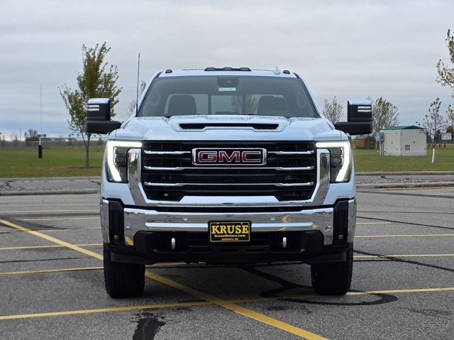 2026 GMC Sierra 3500HD Crew Cab, Long Bed, SLT Dual Rear Wheel, 4WD