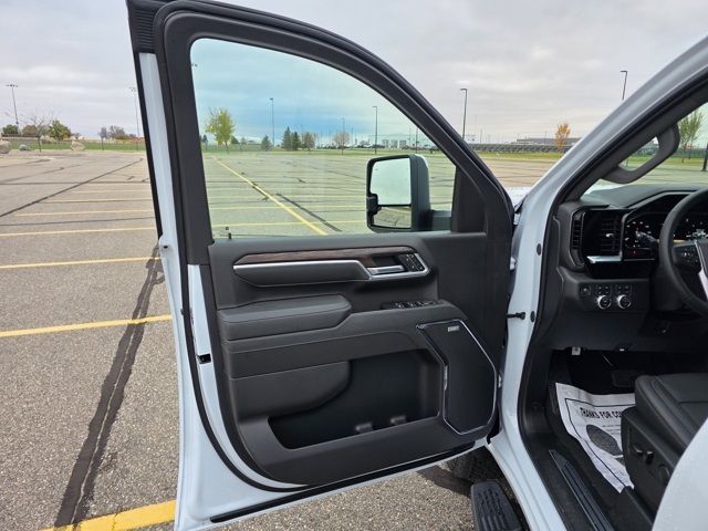 2026 GMC Sierra 3500HD Crew Cab, Long Bed, SLT Dual Rear Wheel, 4WD