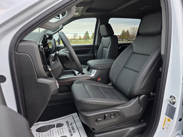 2026 GMC Sierra 3500HD Crew Cab, Long Bed, SLT Dual Rear Wheel, 4WD