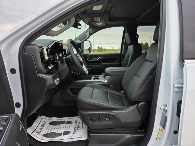 2026 GMC Sierra 3500HD Crew Cab, Long Bed, SLT Dual Rear Wheel, 4WD