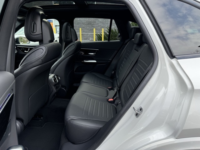 2025 Mercedes Benz GLC 300 4MATIC photo 13