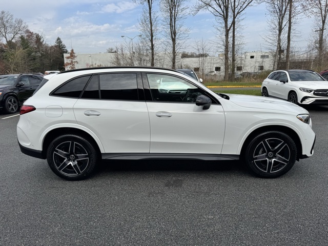 2025 Mercedes Benz GLC 300 4MATIC photo 2