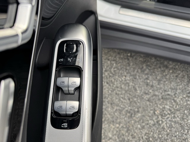 2025 Mercedes Benz GLC 300 4MATIC photo 19