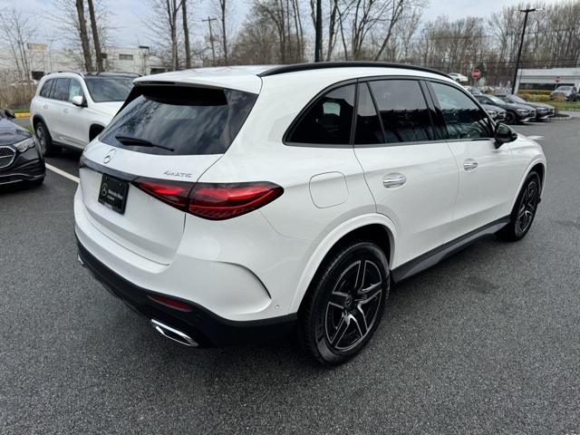 2025 Mercedes Benz GLC 300 4MATIC photo 3