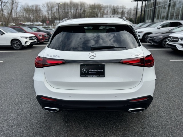 2025 Mercedes Benz GLC 300 4MATIC photo 4