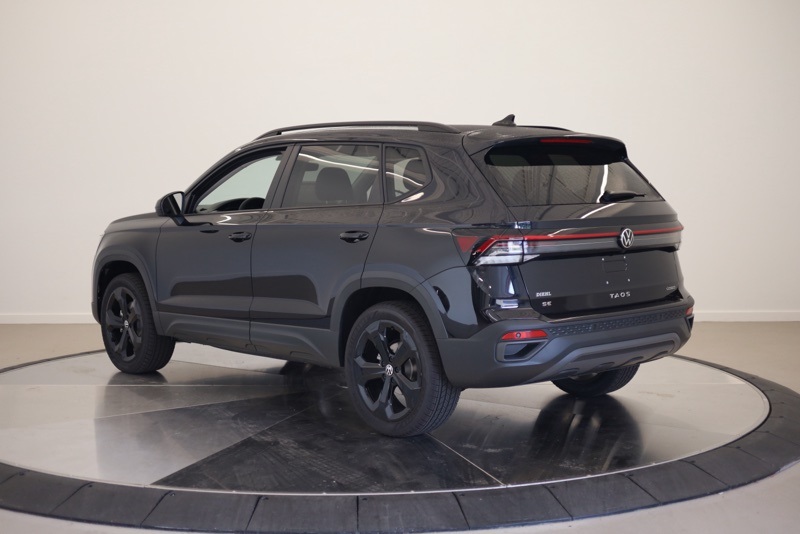 2025 Volkswagen Taos SE photo 2