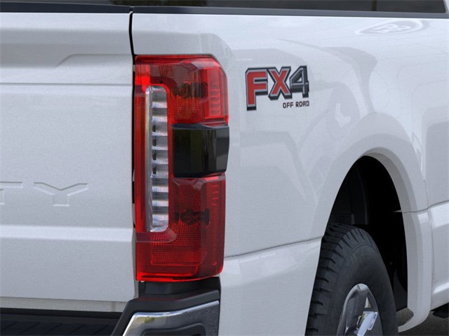 2025 Ford F-350 Lariat photo 21