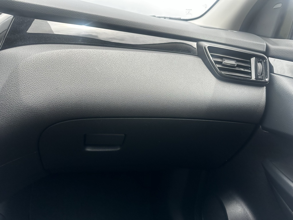 2021 Gun Metallic Nissan Rogue Sport SL FWD SUV